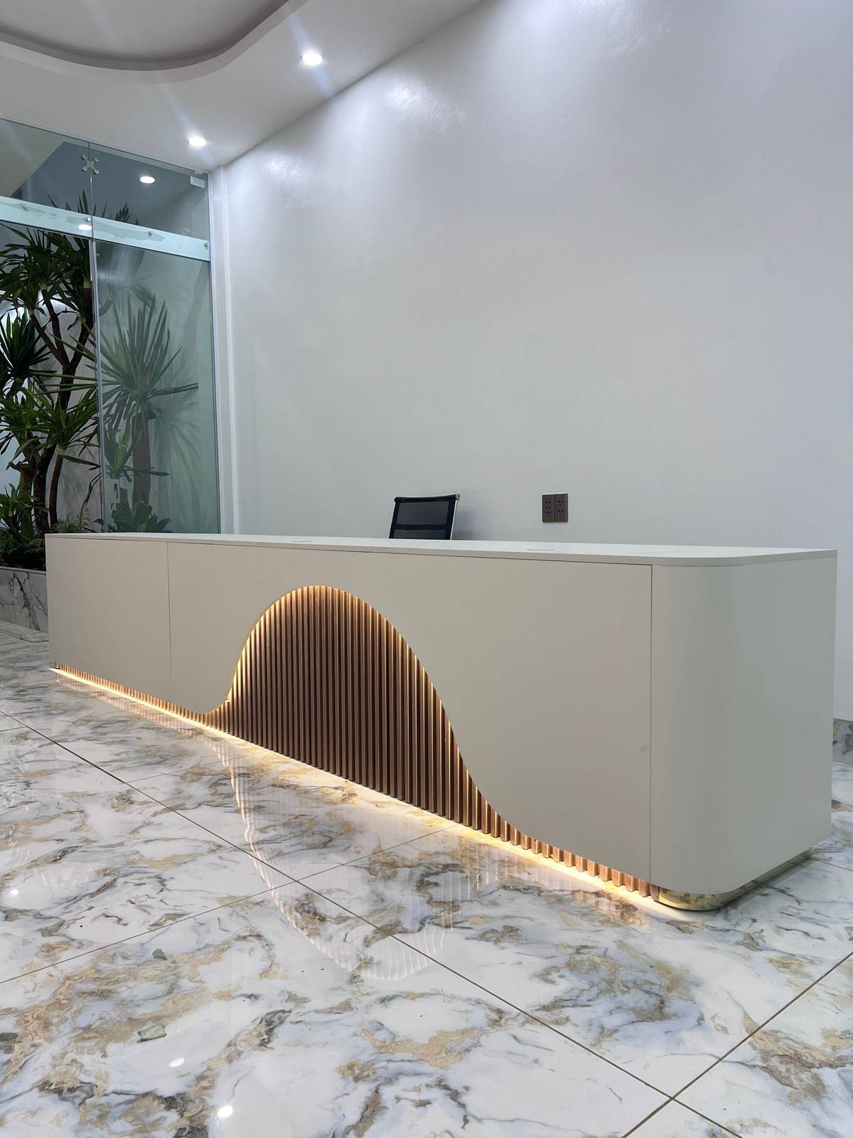 Quầy lễ tân hiện đại gỗ MDF