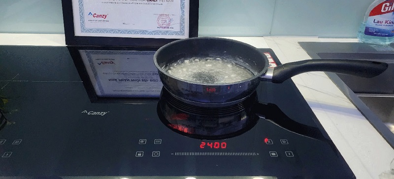 bếp từ canzy